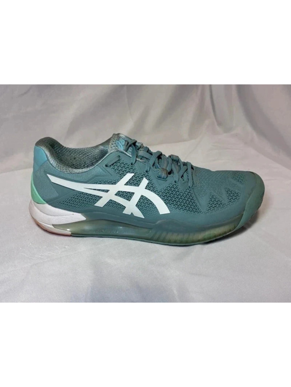 Women’s Sneakers ASICS size 9.5